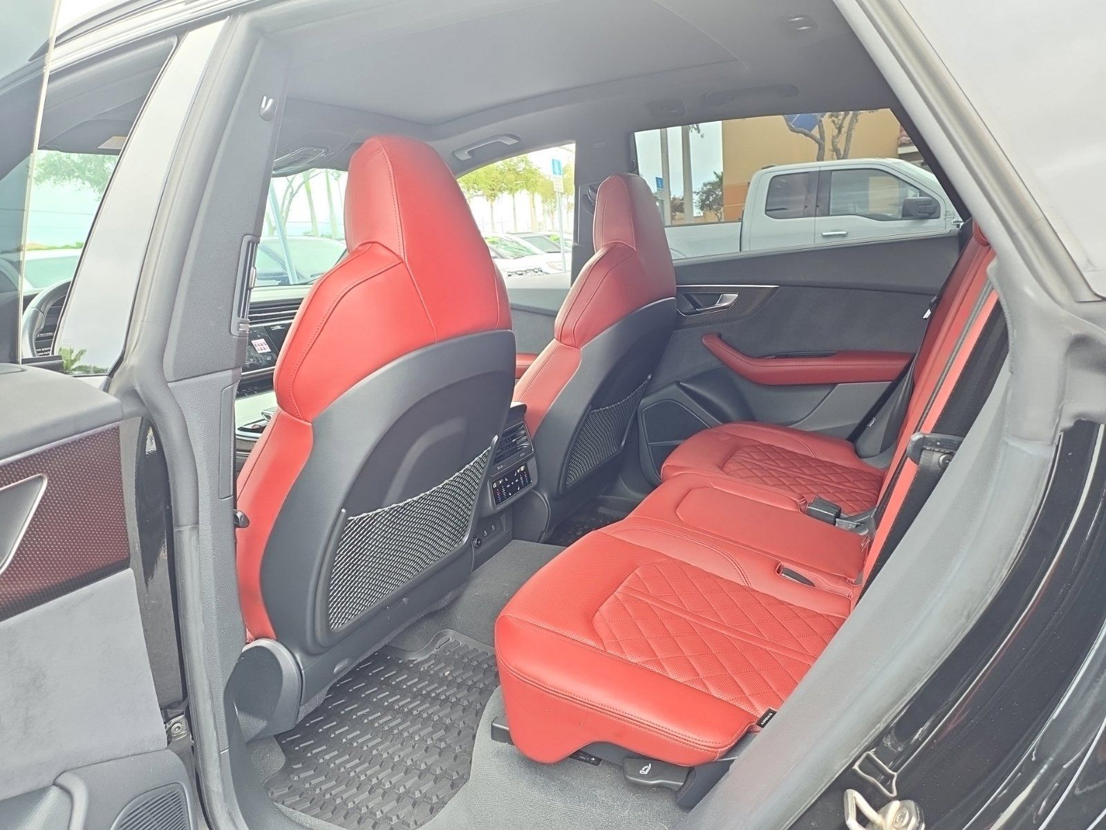 Used 2023 Audi SQ8 Premium Plus AWD/4WD image 4