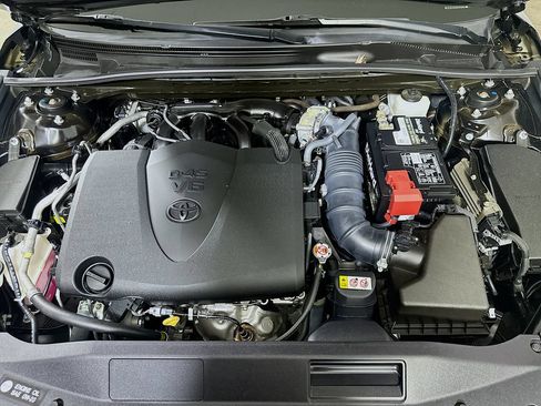 Used 2022 Toyota Camry XSE FWD image 9