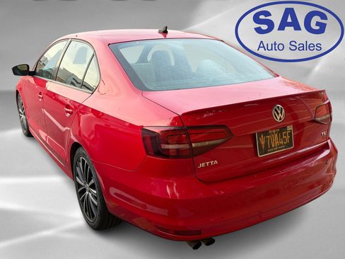 Used 2016 Volkswagen Jetta Sport image 4