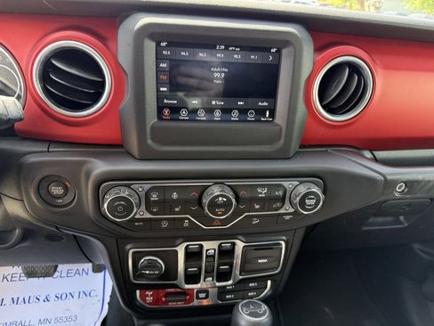 Used 2018 Jeep Wrangler Unlimited Rubicon AWD/4WD image 22