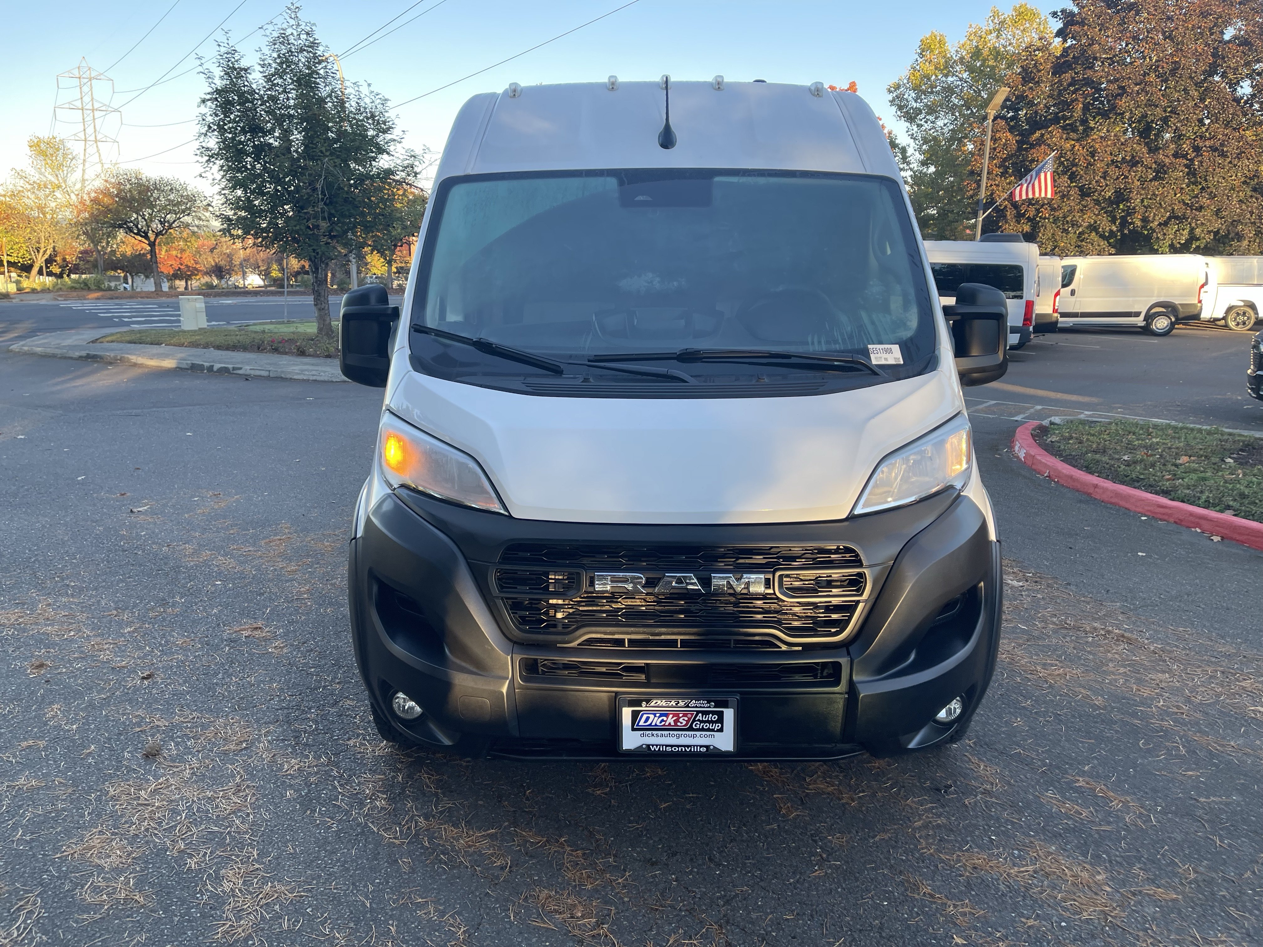 Used 2025 RAM ProMaster 2500 w/ Convenience Group FWD image 8