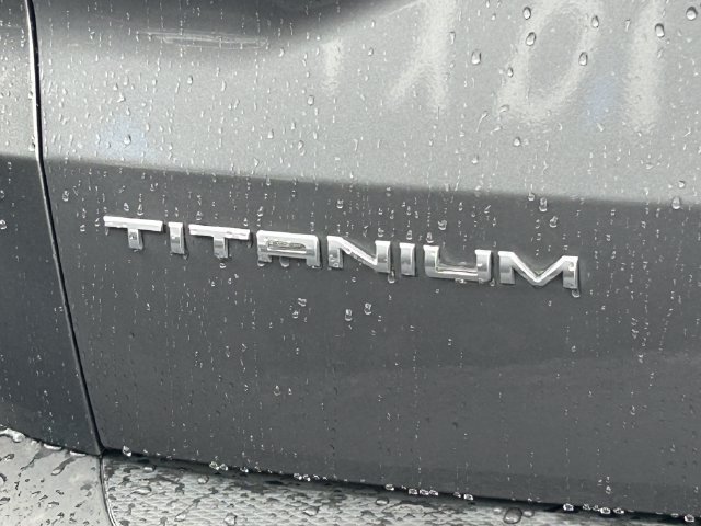 Used 2022 Ford Escape Titanium w/ Class II Trailer Tow Package AWD/4WD image 5