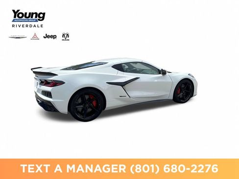 Used 2025 Chevrolet Corvette E-Ray w/ Stealth Interior Trim Package AWD/4WD image 5