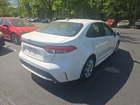 Used 2022 Toyota Corolla LE image 8