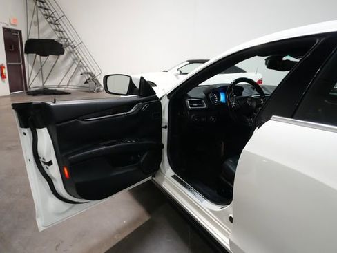 Used 2014 Maserati Ghibli RWD image 13