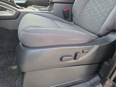 Used 2025 Nissan Frontier SV RWD image 12