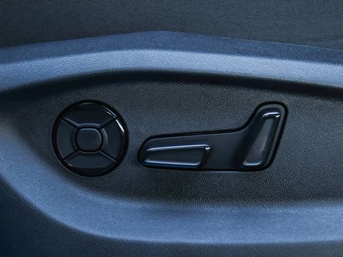 New 2026 Volkswagen Tiguan SE R-Line image 22