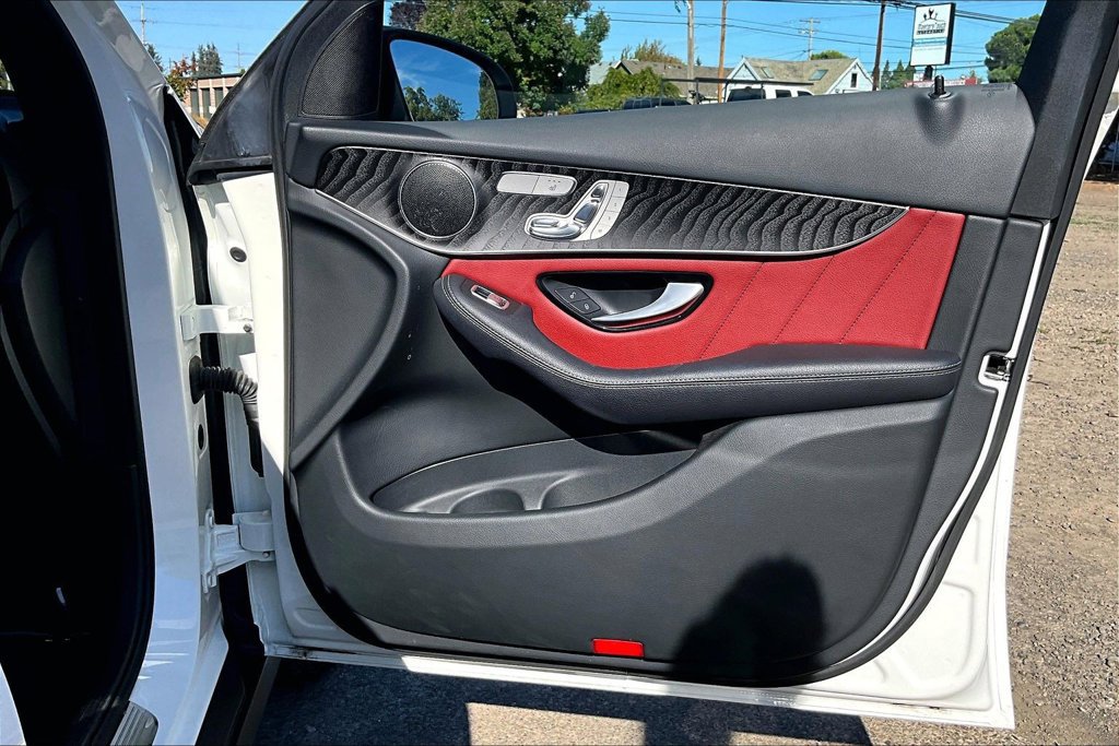 Used 2018 Mercedes-Benz GLC 300 4MATIC Coupe image 23