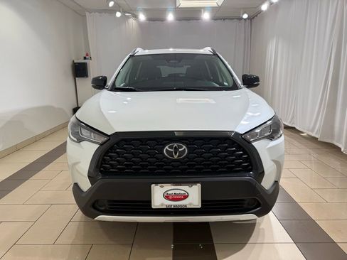 Certified 2025 Toyota Corolla Cross LE FWD image 8