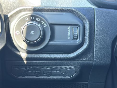 Used 2024 Jeep Wrangler Unlimited Sport image 36