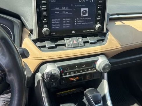 Used 2019 Toyota RAV4 XLE Premium w/ Advanced Technology Package AWD/4WD image 9