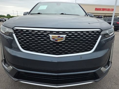Used 2020 Cadillac XT6 Premium Luxury AWD/4WD image 2