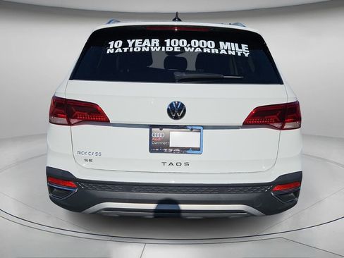 Used 2024 Volkswagen Taos SE image 6