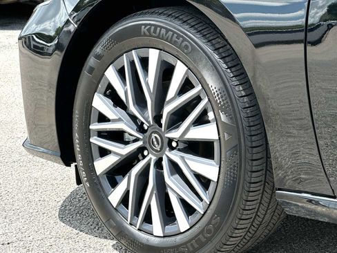 Used 2025 Nissan Altima 2.5 SV FWD image 11