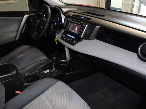 Used 2015 Toyota RAV4 XLE AWD/4WD image 27