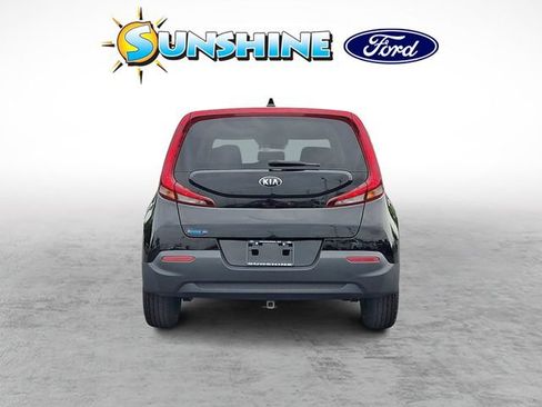 Used 2021 Kia Soul LX FWD image 5
