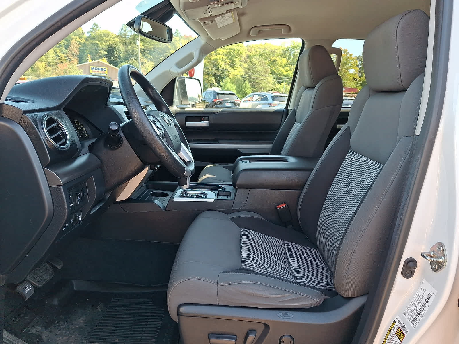 Used 2020 Toyota Tundra SR5 w/ TRD Off-Road Package AWD/4WD image 15