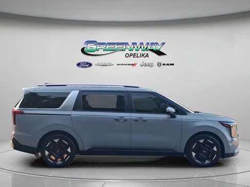 Used 2025 Kia Carnival EX FWD image 8