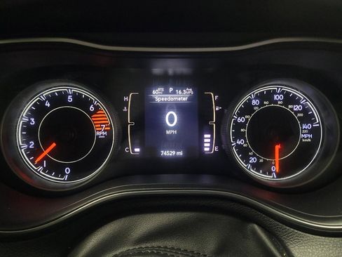 Used 2019 Jeep Cherokee Latitude w/ Cold Weather Group image 23