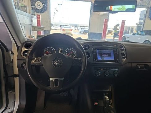 Used 2016 Volkswagen Tiguan SE FWD image 9