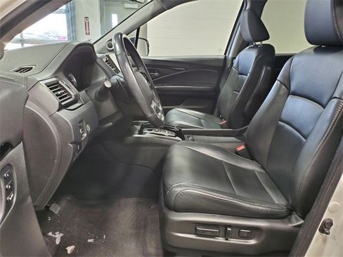 Used 2019 Honda Pilot Touring image 10