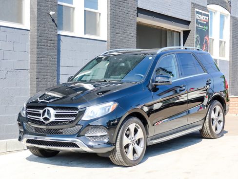 Used 2017 Mercedes-Benz GLE 350 4MATIC w/ Premium 2 Package image 3