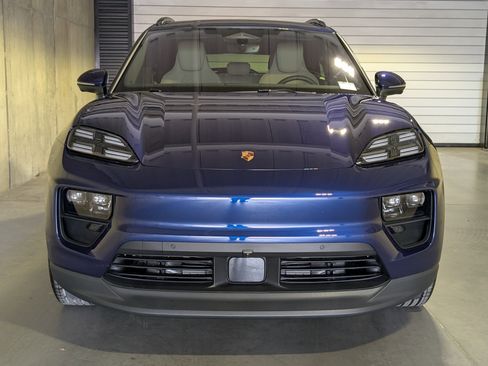 New 2026 Porsche Macan 4 Electric image 12