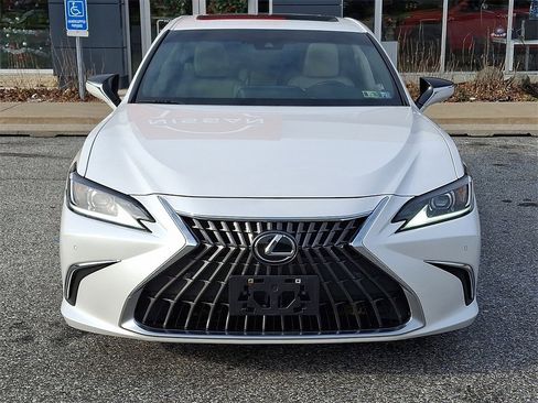 Used 2024 Lexus ES 250 w/ Premium Package image 2