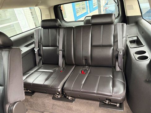 Used 2010 Chevrolet Suburban LT image 20