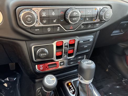 Used 2019 Jeep Wrangler Unlimited Rubicon image 30