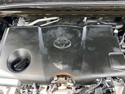 Used 2021 Toyota Camry LE FWD image 33