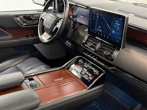 Used 2022 Lincoln Navigator L Reserve image 12