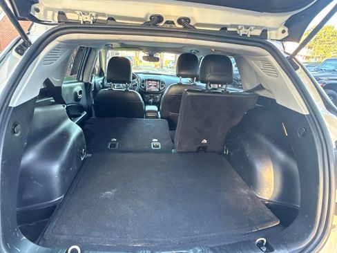 Used 2019 Jeep Compass Limited AWD/4WD image 5