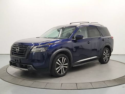 Used 2023 Nissan Pathfinder Platinum AWD/4WD image 3