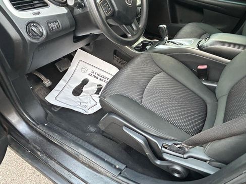 Used 2012 Dodge Journey FWD image 10