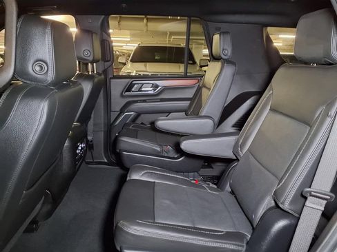 Used 2025 GMC Yukon Denali AWD/4WD image 16