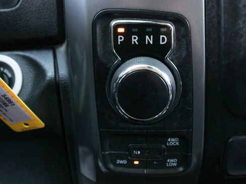 Used 2021 RAM 1500 Classic SLT image 32