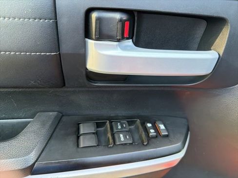 Used 2015 Toyota Tundra Limited w/ Limited Premium Package image 10