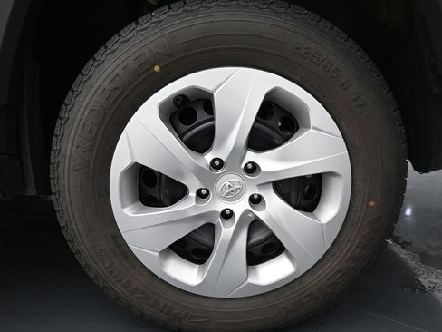 Used 2023 Toyota RAV4 LE AWD/4WD image 15