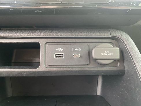 Used 2025 Honda Pilot Touring image 26