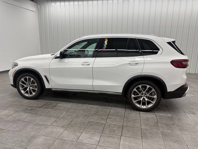 Used 2022 BMW X5 xDrive40i w/ Premium Package AWD/4WD image 6