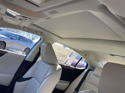 New 2025 Lexus ES 350 w/ Premium Package image 13