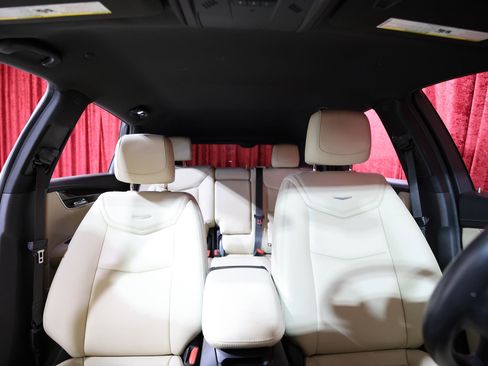 Used 2019 Cadillac XT5 FWD image 23