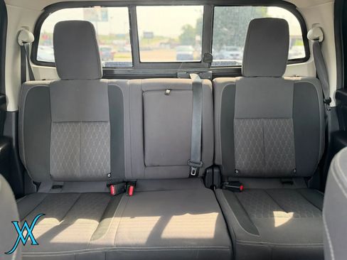 Used 2021 Nissan Titan SV w/ SV Convenience Package AWD/4WD image 25