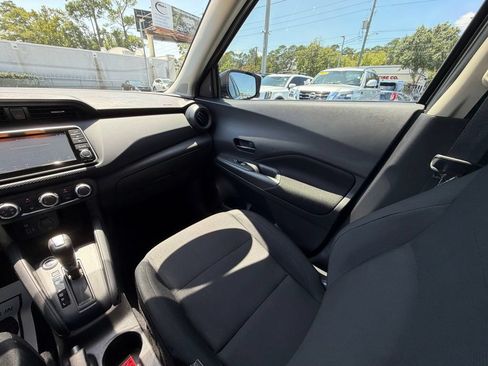 Used 2024 Nissan Kicks S FWD image 17
