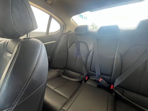 Used 2025 Genesis G70 2.5T AWD/4WD image 41