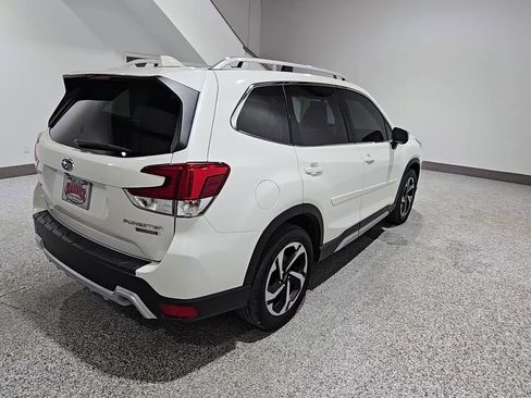 Used 2023 Subaru Forester Touring AWD/4WD image 4