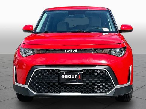 Used 2023 Kia Soul LX FWD image 4