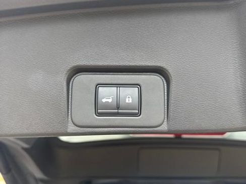 Used 2025 Nissan Rogue SV FWD image 26