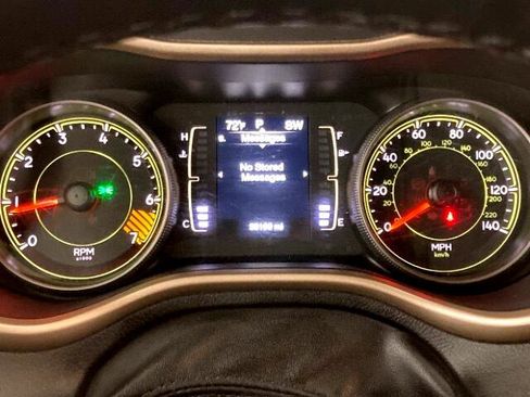 Used 2017 Jeep Cherokee Latitude w/ Cold Weather Group image 29